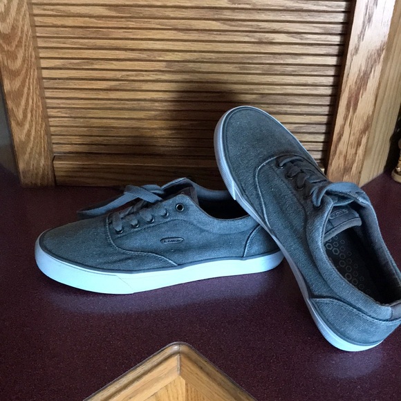 Lugz Other - LUGZ Mens Grey Canvas Skateboarding sneakers Sz 8
